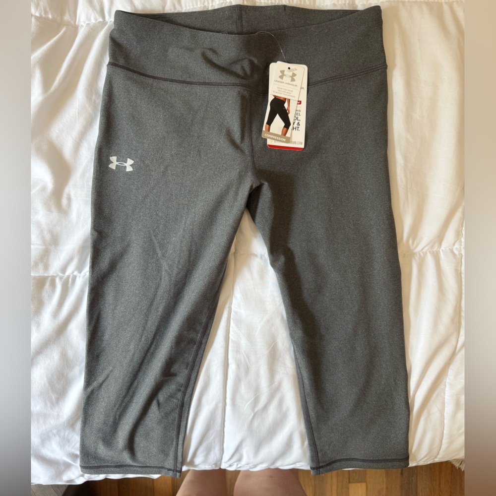 NWT Under Armour Charcoal Legging Capris